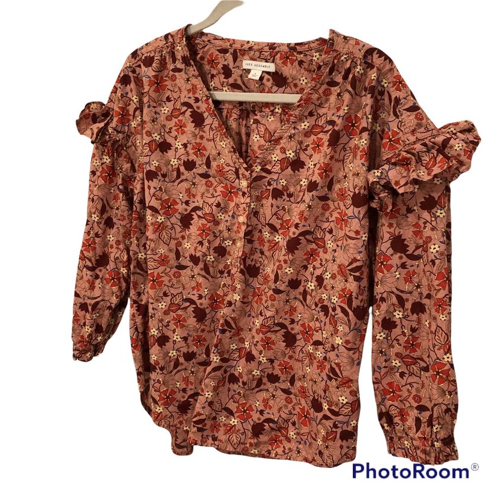 FREE ASSEMBLY NEW mauve crimson French Provencal Floral print ruffle top…